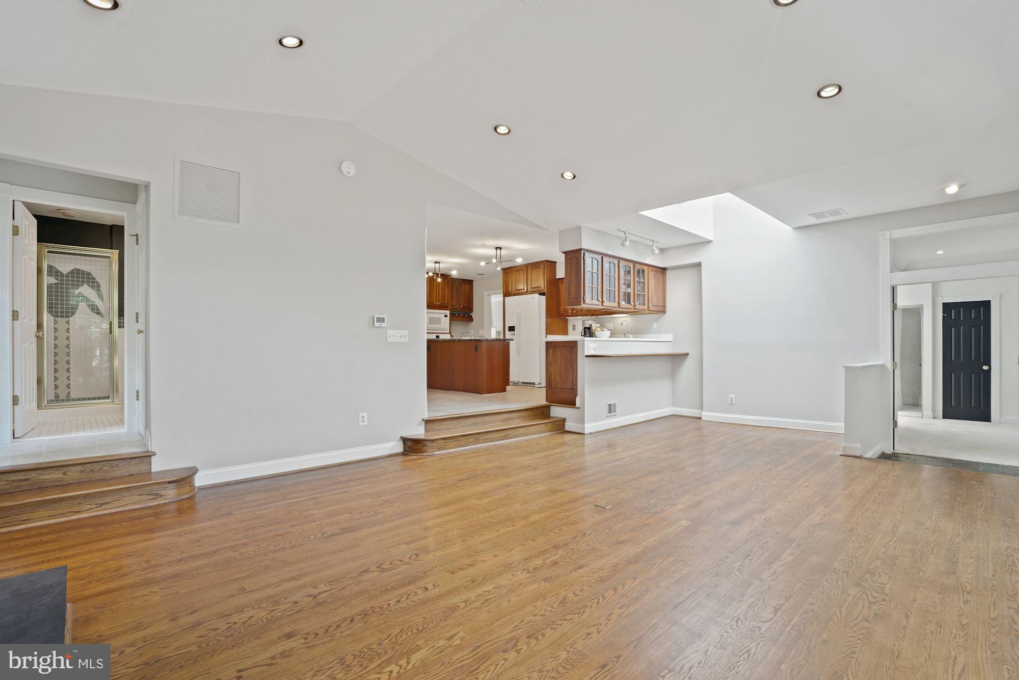 2405 Barbour Road Falls Church, VA 22043 - Photo 15 of 46 Great flow!