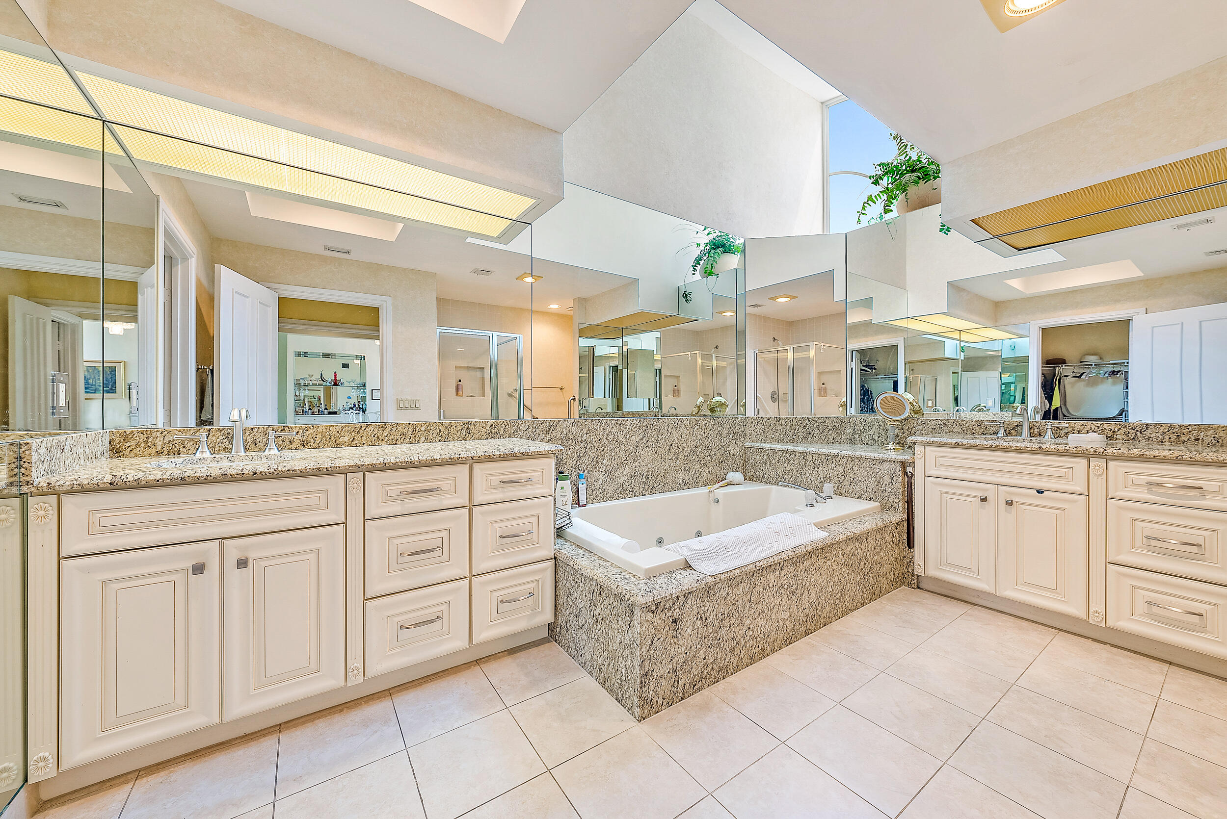 802 Captains Way Jupiter, FL 33477 - Photo 11 of 38 Primary Bathroom