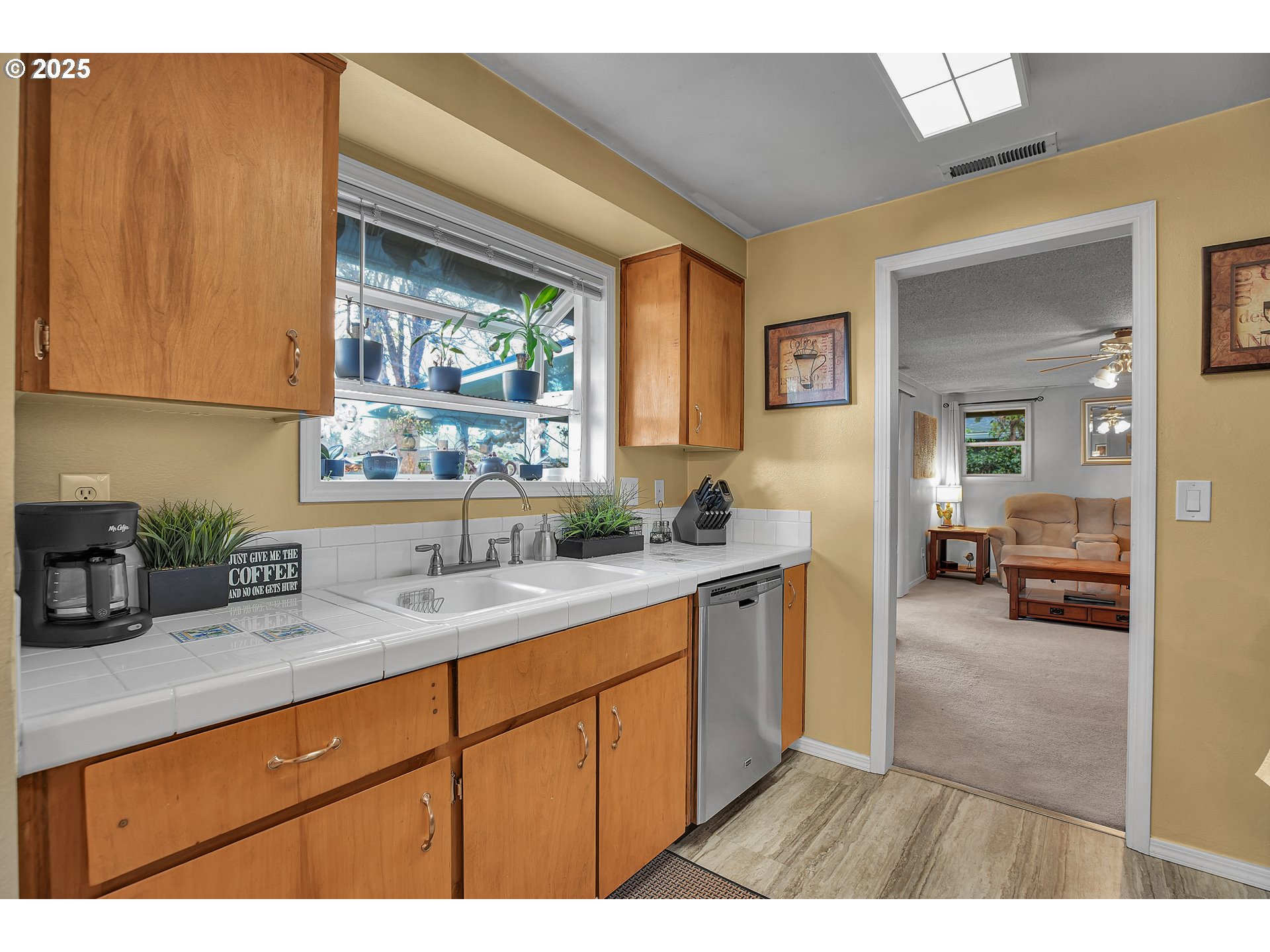 17277 Southwest Sugar Plum Court Beaverton, OR 97007 - Photo 11 of 31