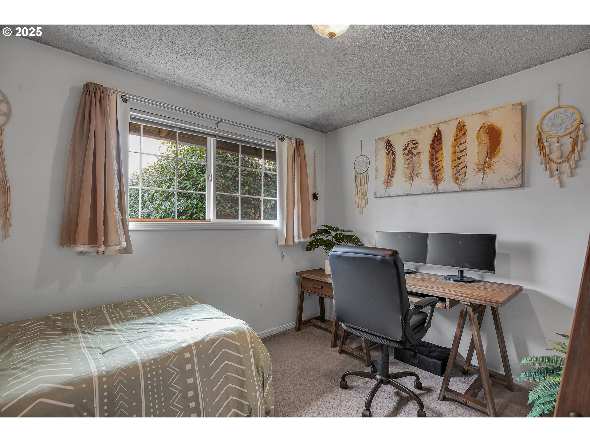 17277 Southwest Sugar Plum Court Beaverton, OR 97007 - Photo 17 of 31 a workspace with furniture and window