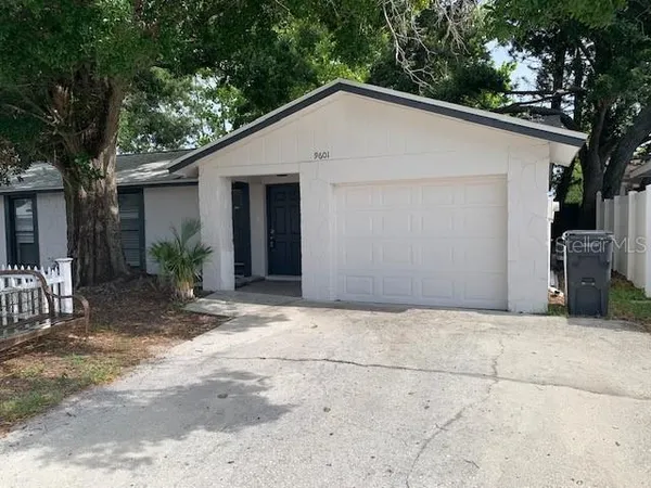 $1,895 | 9601 Shalimar Court, Tampa, FL 33615