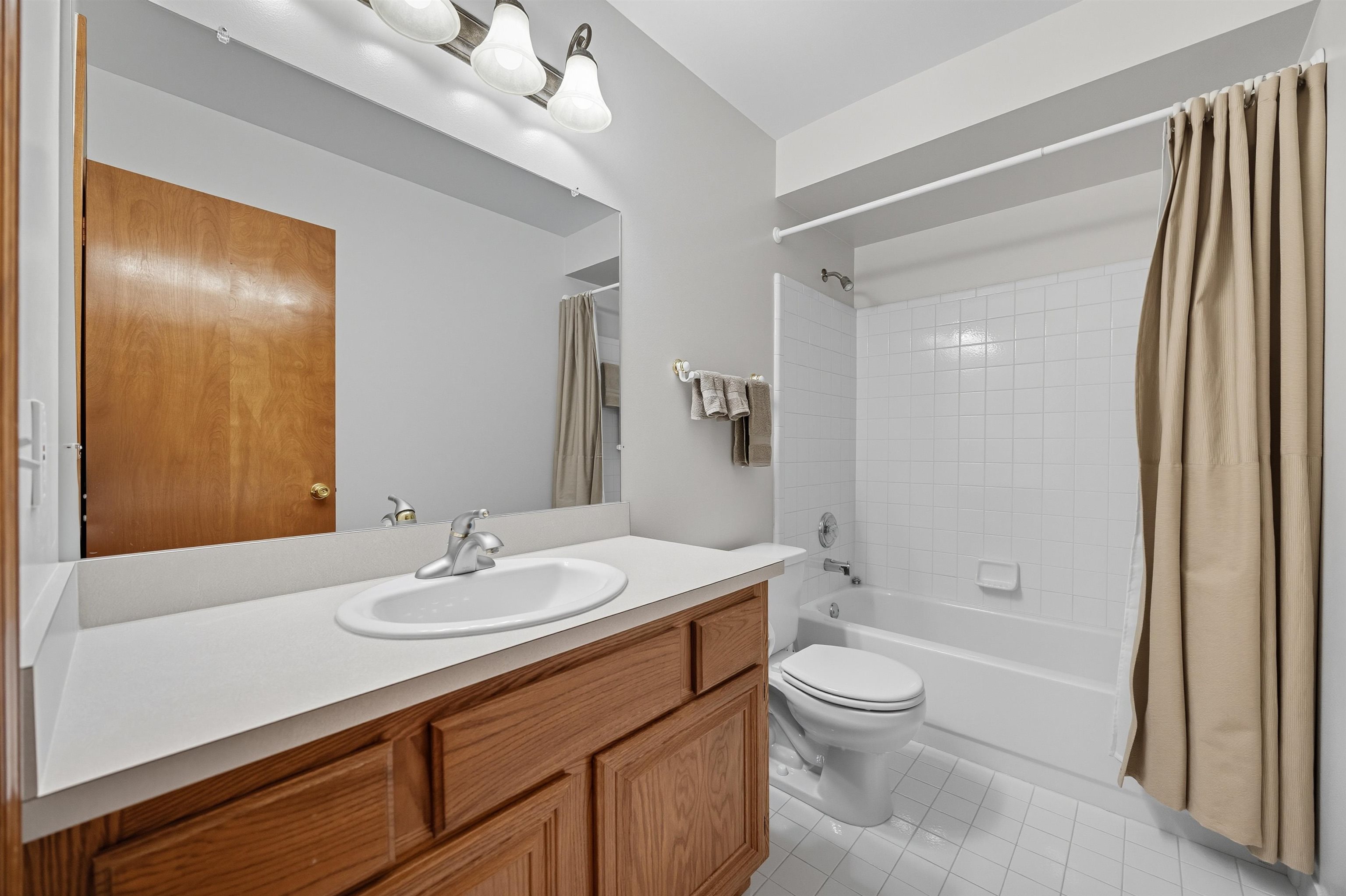 43472 Pointe Drive Clinton, MI 48038 - Photo 20 of 29