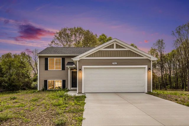 $324,900 | 7762 Sierra Drive, Belding, MI 48809
