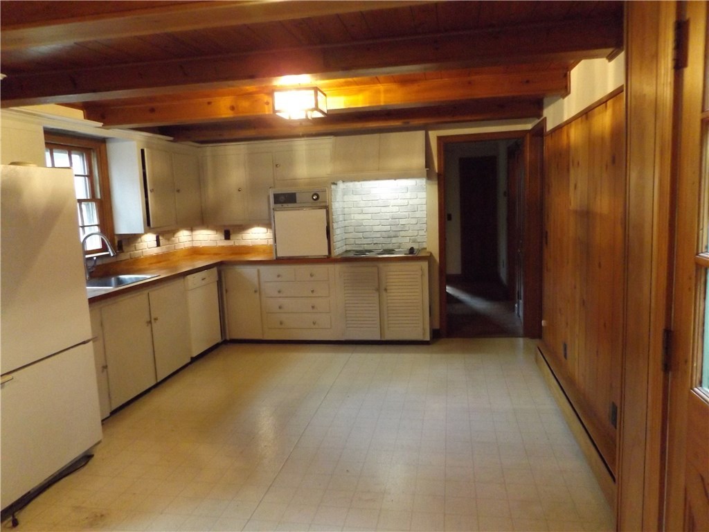 63 Fales Road Bristol, RI 02809 - Photo 5 of 19