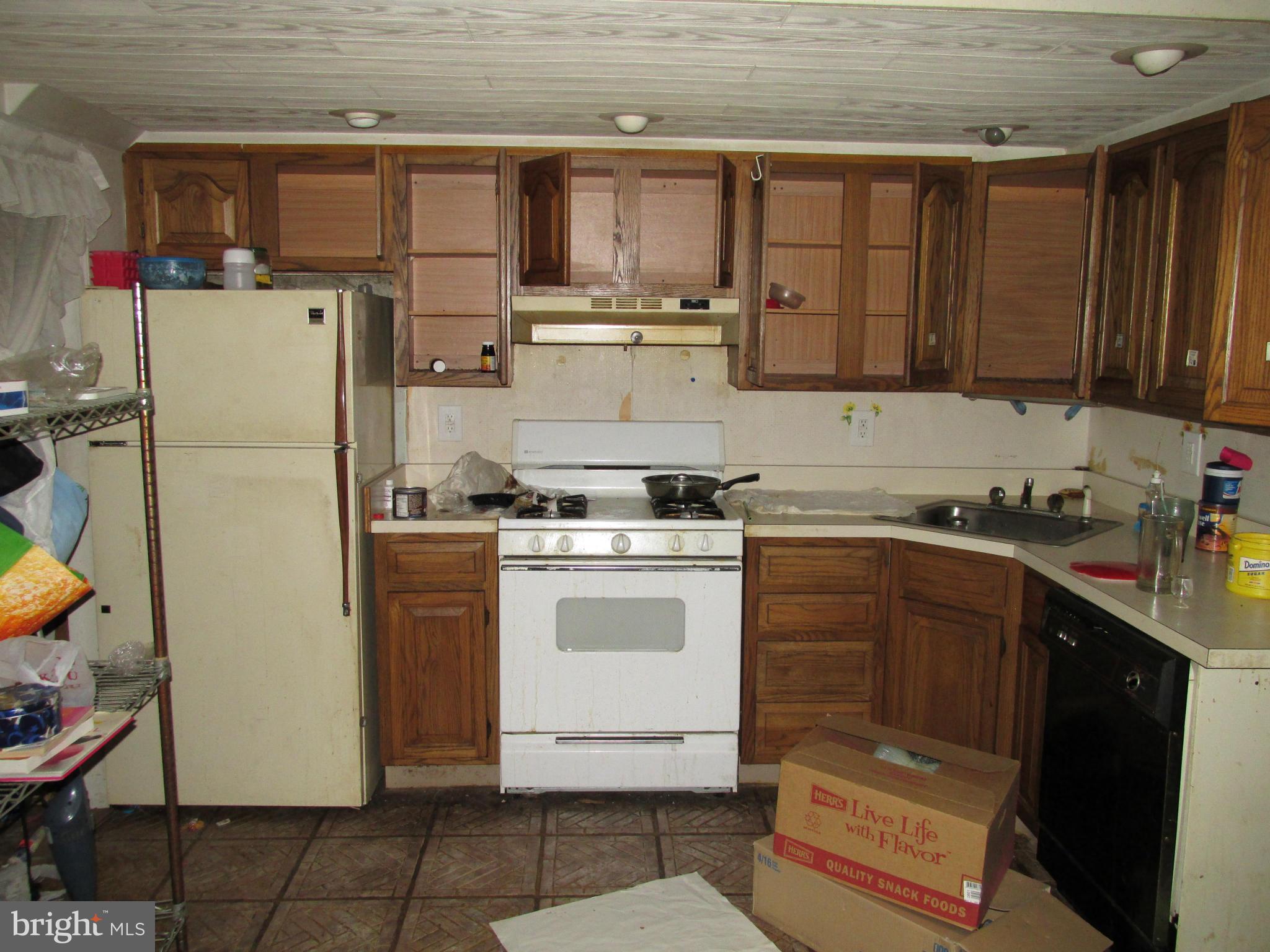 2002 Kelmore Road Dundalk, MD 21222 - Photo 5 of 10 Interior (General)