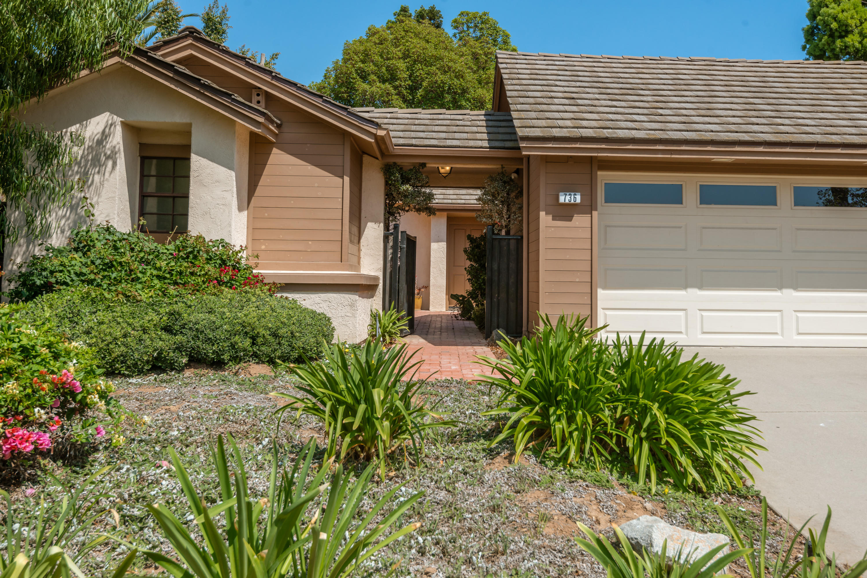 736 North San Marcos Road Santa Barbara, CA 93111 - Photo 3 of 14 Front Courtyard