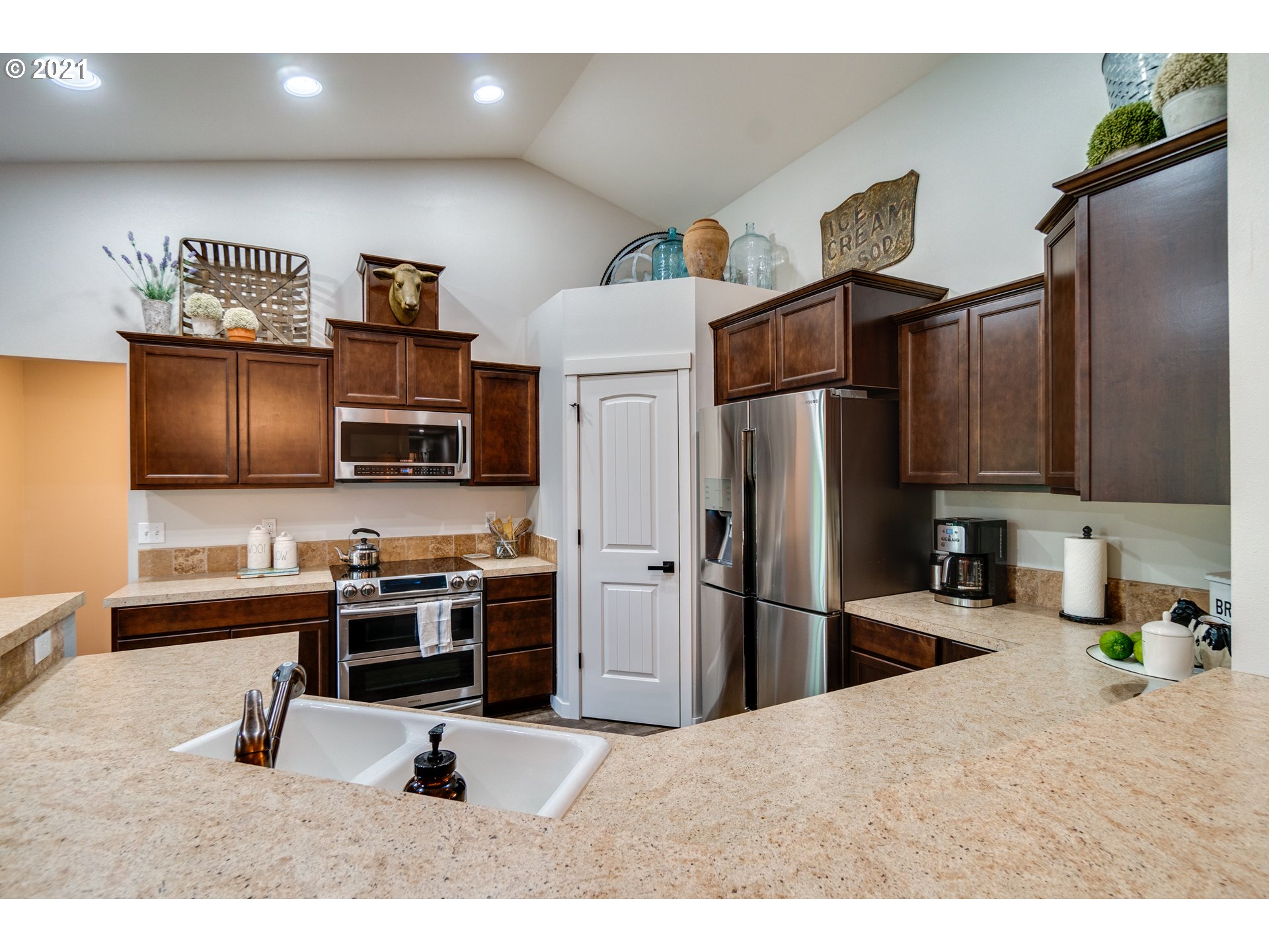 90461 Logan Road Astoria, OR 97103 - Photo 11 of 32 Gallery Image 11