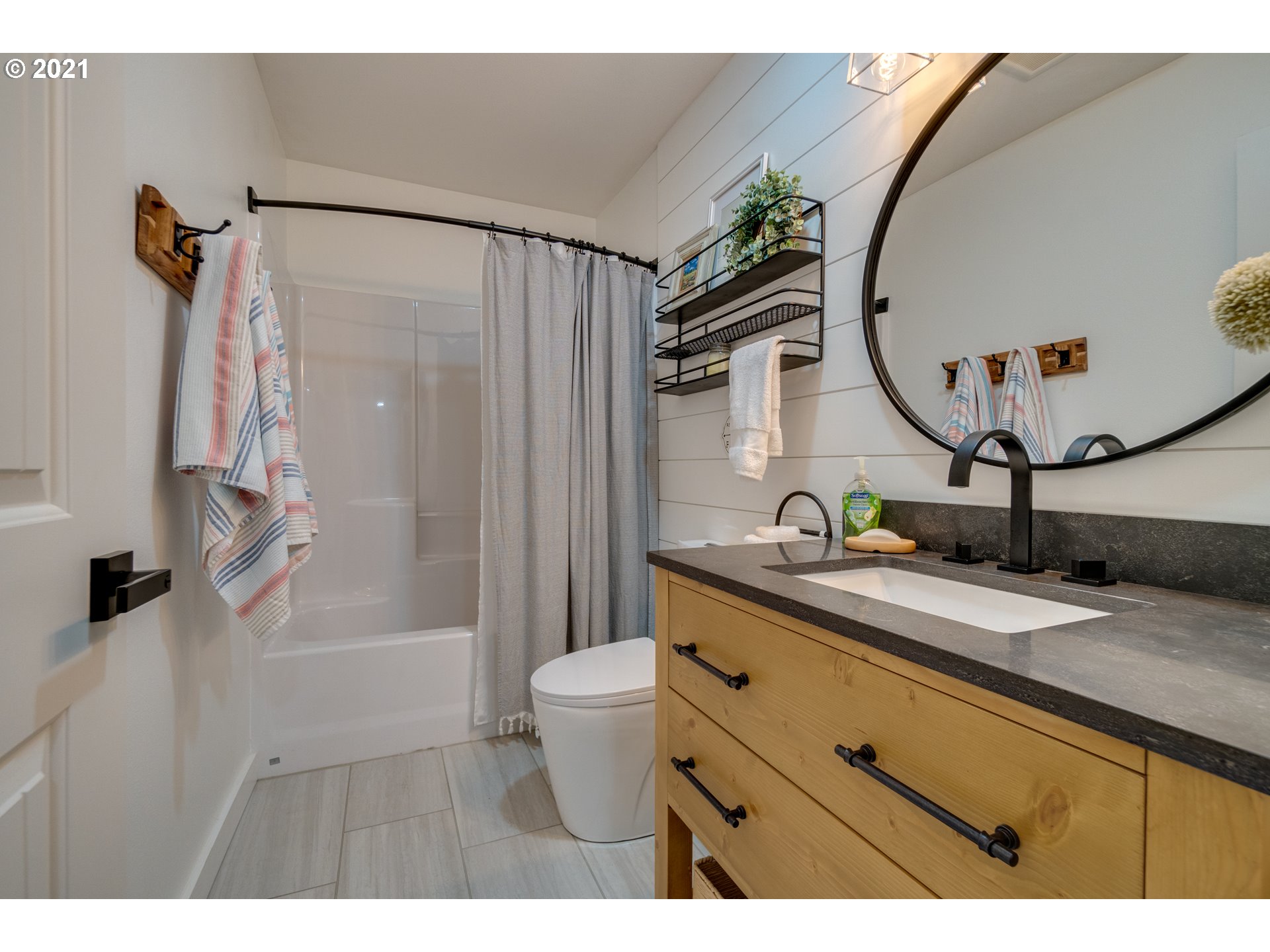90461 Logan Road Astoria, OR 97103 - Photo 16 of 32 Gallery Image 16