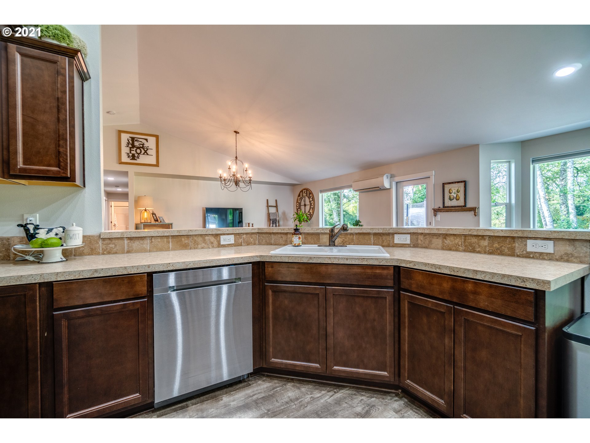 90461 Logan Road Astoria, OR 97103 - Photo 9 of 32 Gallery Image 9