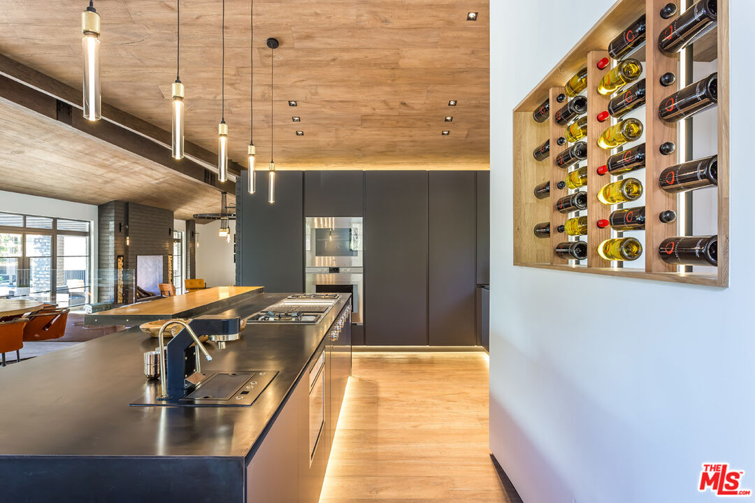 1707 Rising Glen Road Los Angeles, CA 90069 - Photo 21 of 54