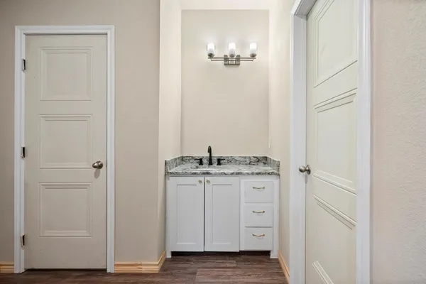 $1,650 | 2867 Conveyor Drive, Unit A, Burleson, TX 76028