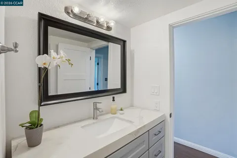 $476,000 | 700 Suntree Lane, Unit 711, Pleasant Hill, CA 94523