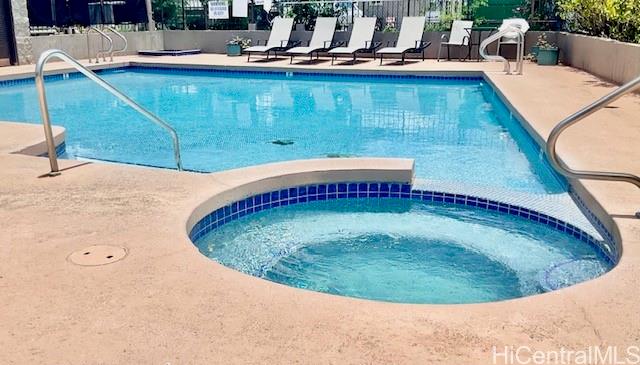 217 Prospect Street, Unit M8 Honolulu, HI 96813 - Photo 19 of 20 a view of a swimming pool with a outdoor seating
