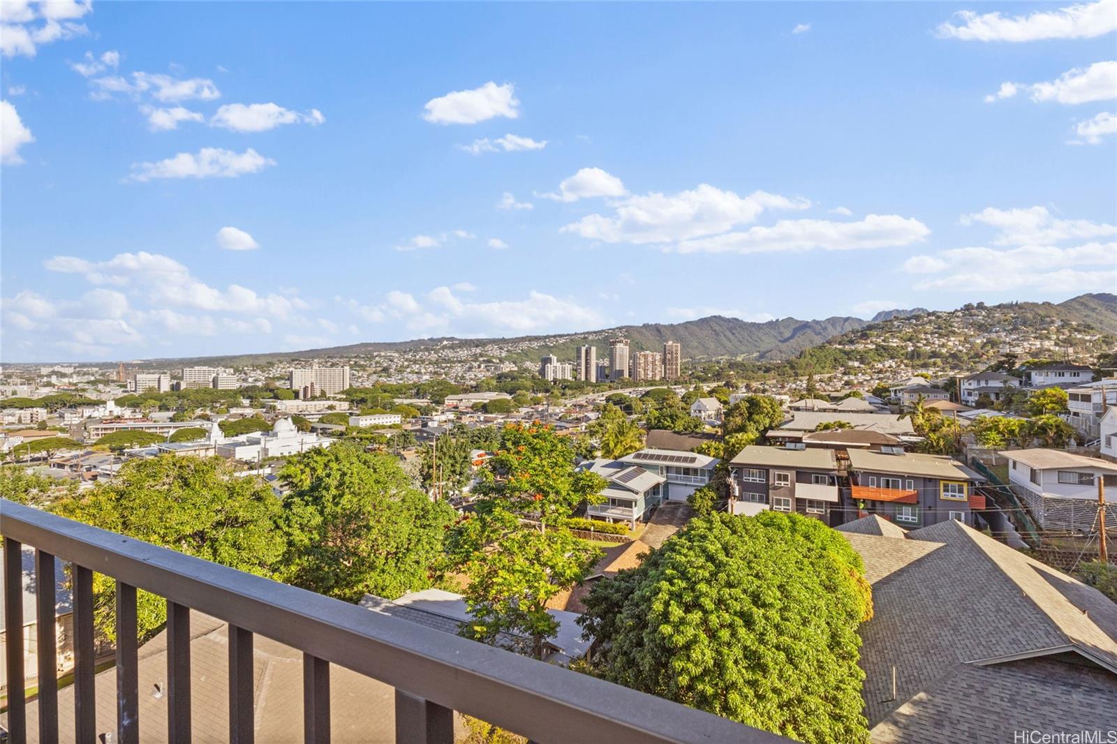 217 Prospect Street, Unit M8 Honolulu, HI 96813 - Photo 5 of 20 a view of a city