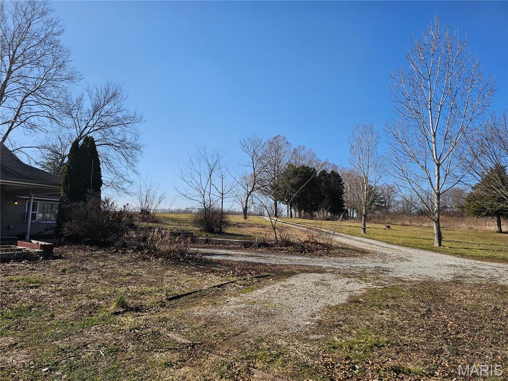 9126 Baldwin Road Baldwin, IL 62217 - Photo 4 of 31