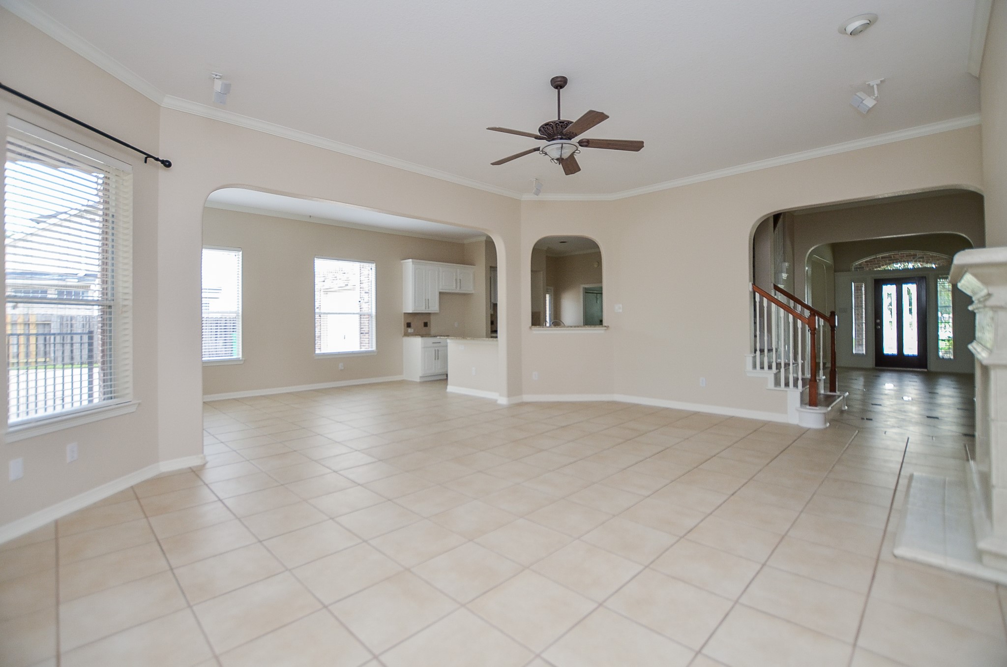 7218 Spring Run Lane Katy, TX 77494 - Photo 10 of 49 a view of a livingroom with a ceiling fan and window