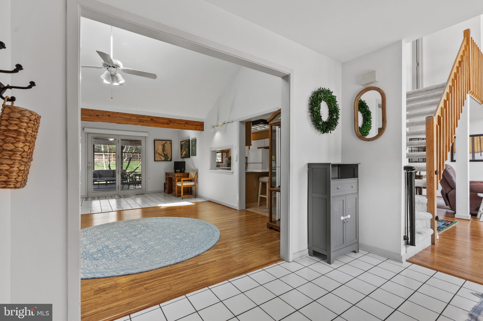 40 Raphael Road Hockessin, DE 19707 - Photo 9 of 53 Foyer looking into Living Room