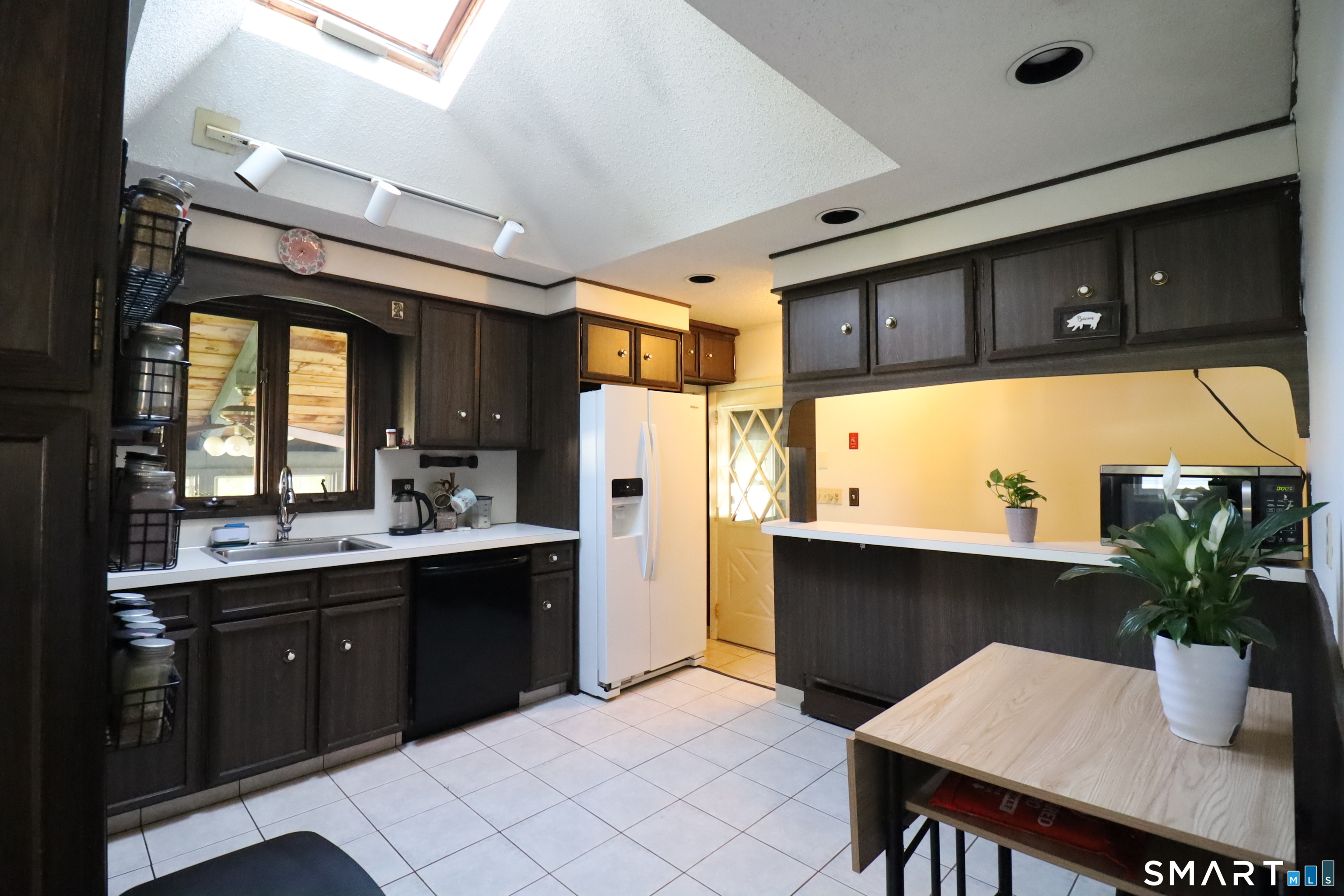 132 Milton Road Bristol, CT 06010 - Photo 15 of 33