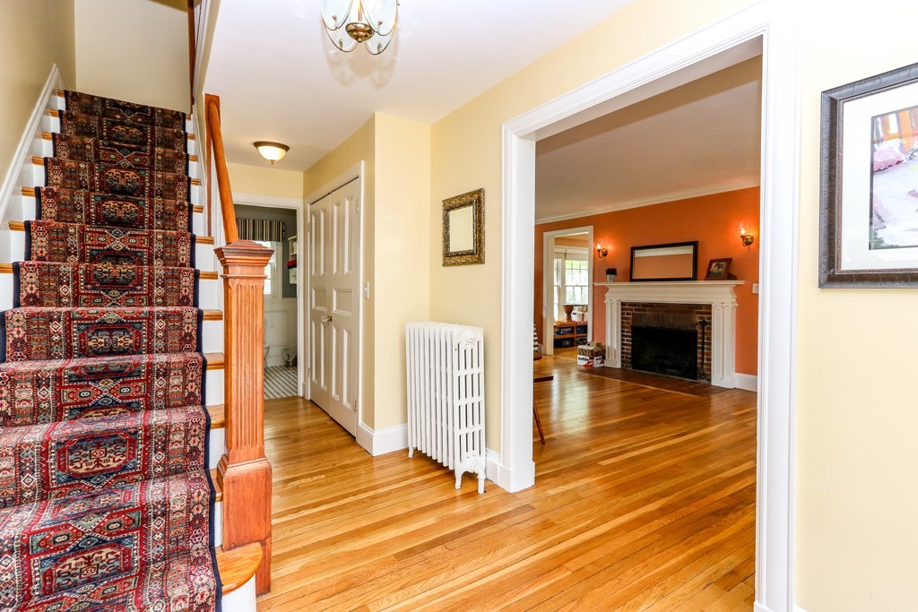25 Holman Road Newton, MA 02466 - Photo 3 of 25 Gallery Image 3