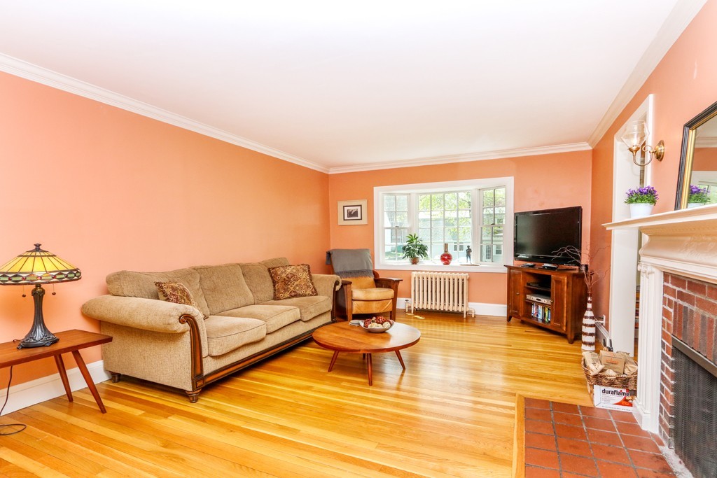 25 Holman Road Newton, MA 02466 - Photo 5 of 25 Gallery Image 5
