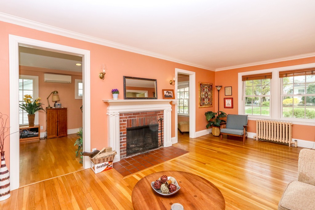 25 Holman Road Newton, MA 02466 - Photo 6 of 25 Gallery Image 6
