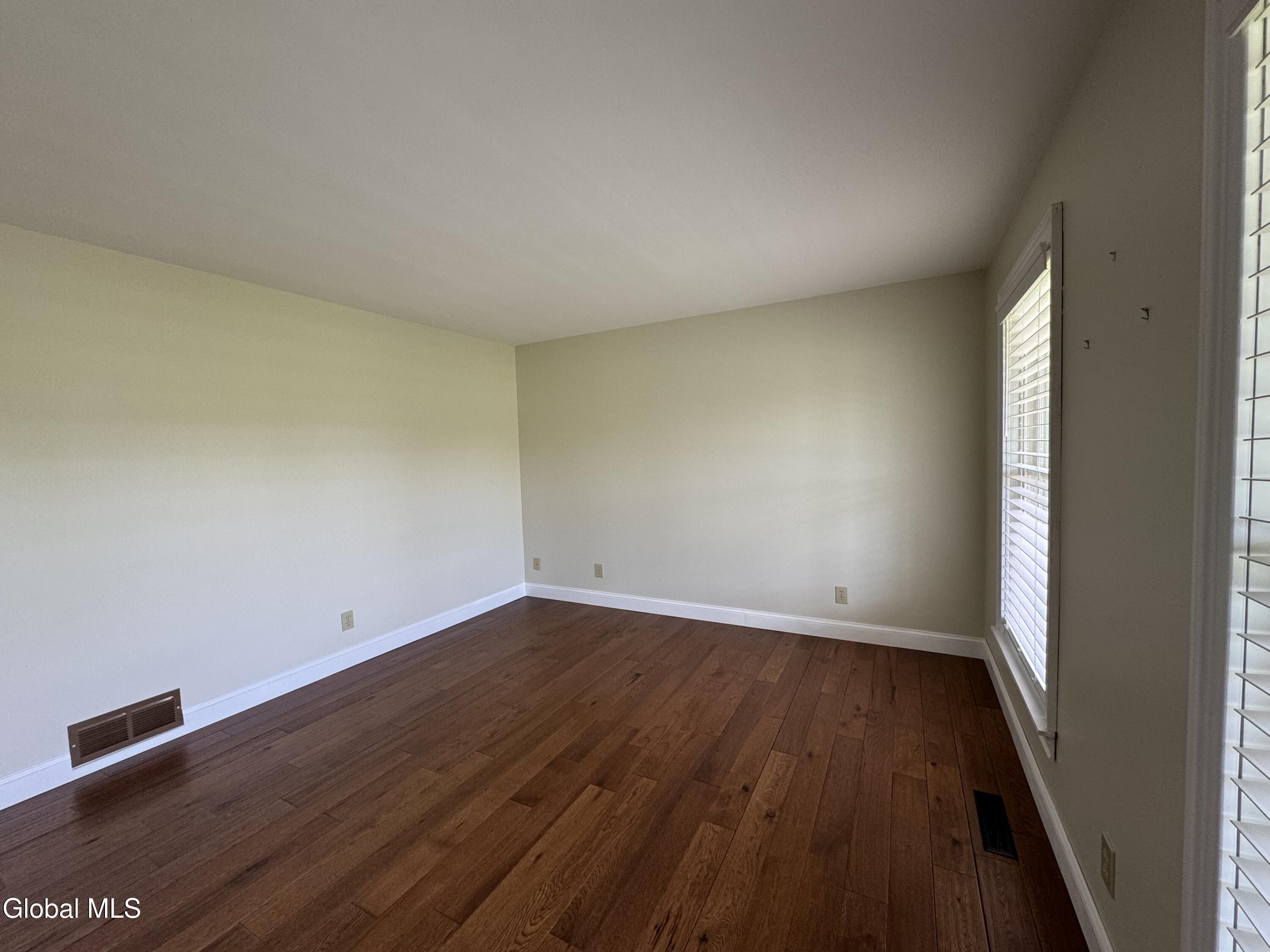 199 Ashdown Road Clifton Park, NY 12019 - Photo 15 of 66 IMG_3108