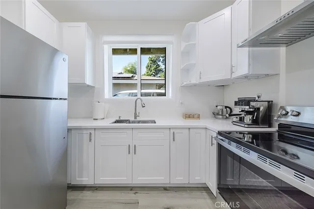 $2,350 | 12809 Woodley Avenue, Granada Hills, CA 91344