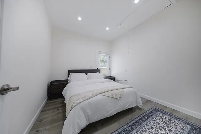 $2,350 | 12809 Woodley Avenue, Granada Hills, CA 91344