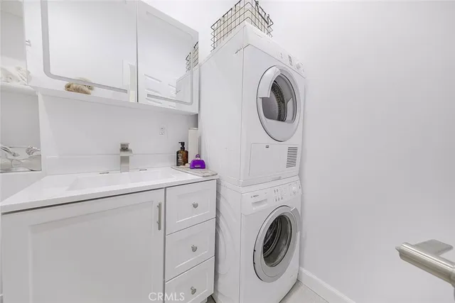 $2,350 | 12809 Woodley Avenue, Granada Hills, CA 91344