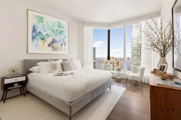 $3,895,000 | 77 Greenwich Street, Unit 34A | Financial District