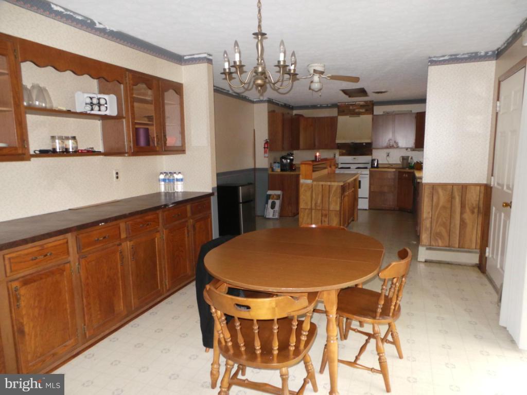 566 Johnsons Mill Road Berkeley Springs, WV 25411 - Photo 12 of 29 Dining Room
