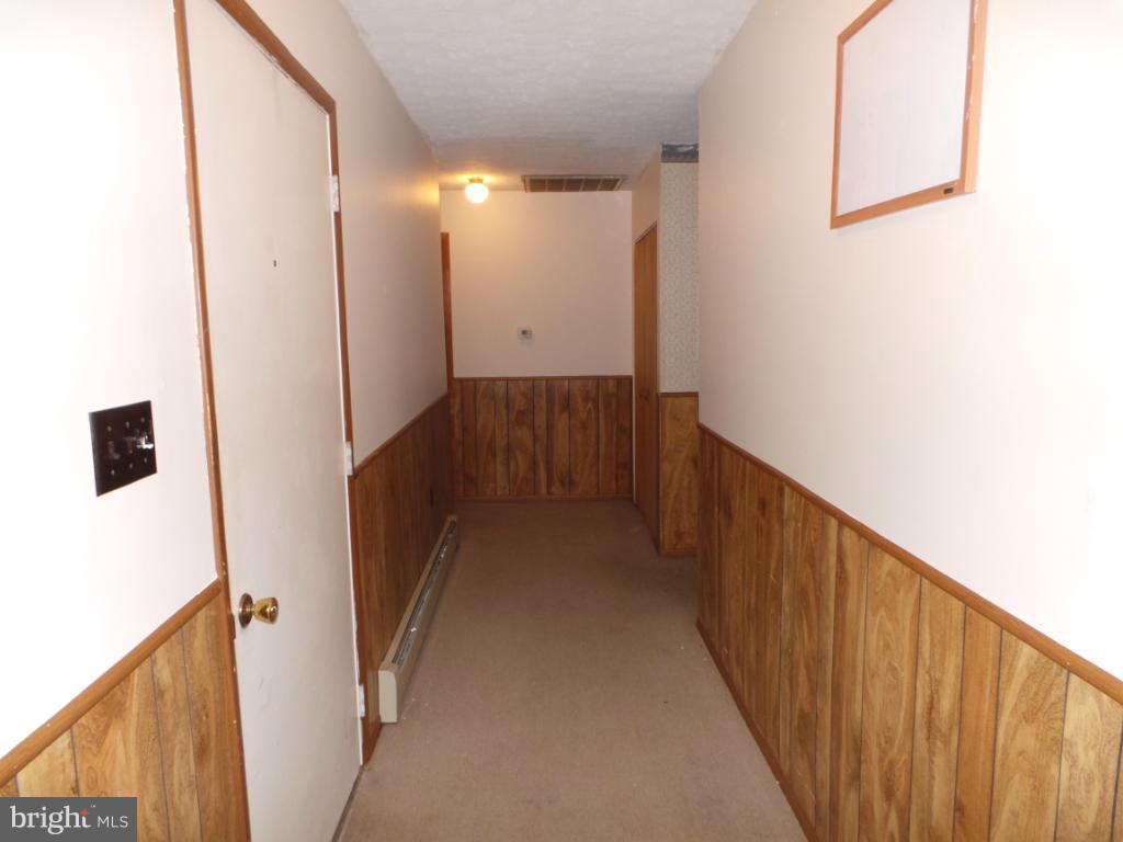 566 Johnsons Mill Road Berkeley Springs, WV 25411 - Photo 18 of 29 Interior (General)