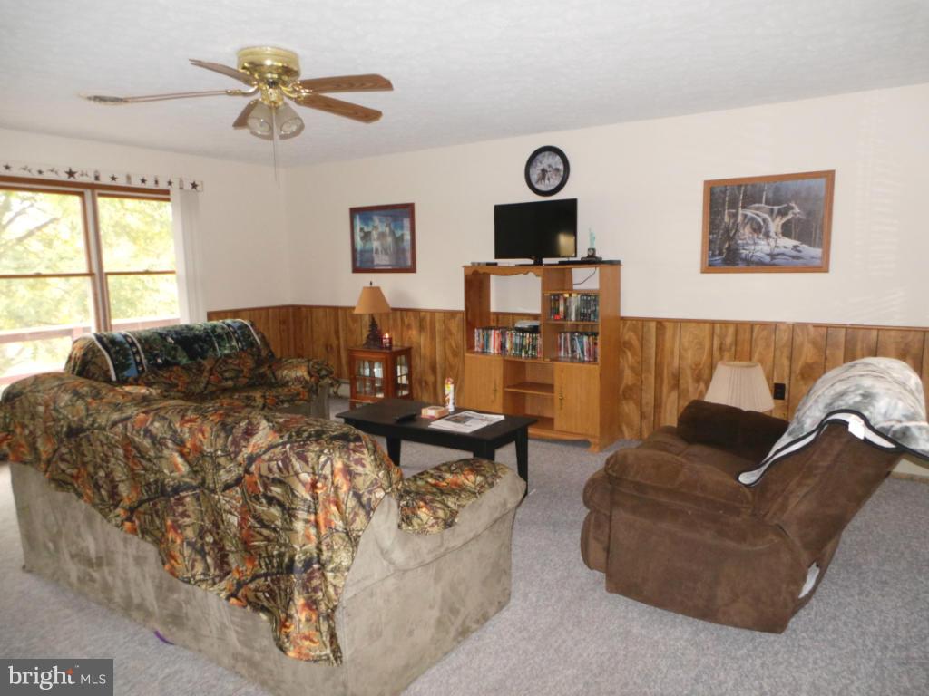 566 Johnsons Mill Road Berkeley Springs, WV 25411 - Photo 6 of 29 Living Room