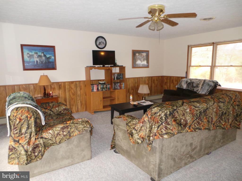 566 Johnsons Mill Road Berkeley Springs, WV 25411 - Photo 7 of 29 Living Room