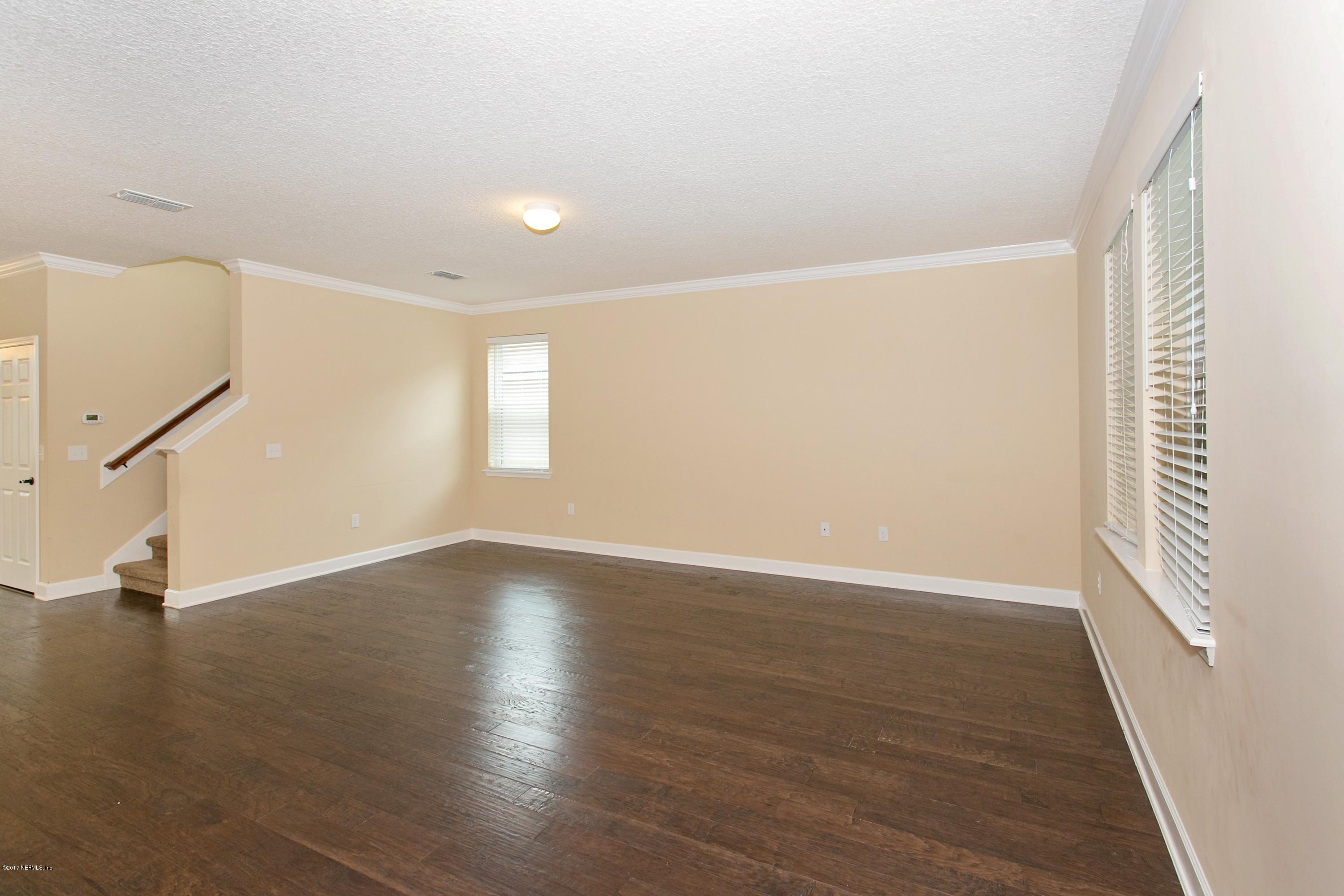 006_Living Room[1]