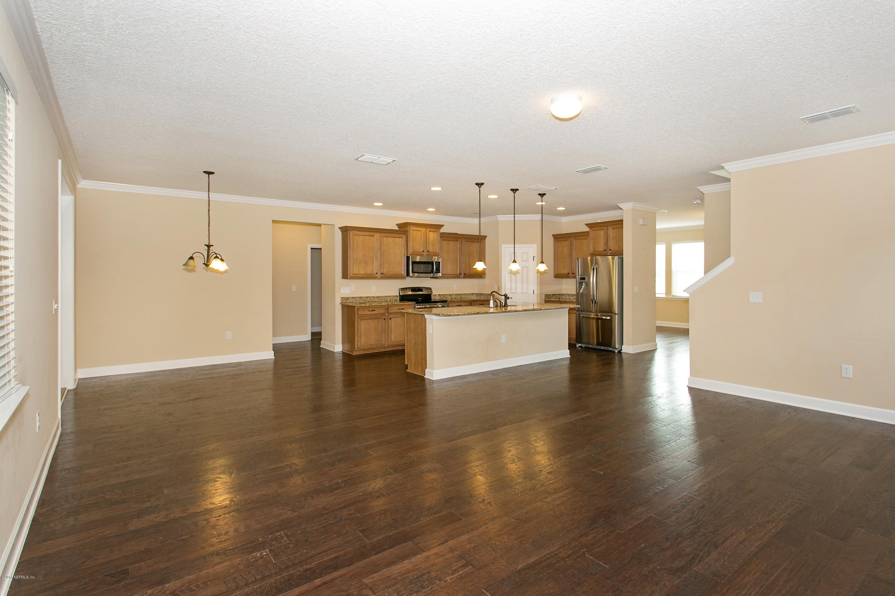007_Living Area[1]