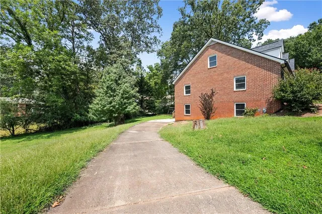 $599,000 | 650 Blue Ridge Avenue, Gainesville, GA 30501