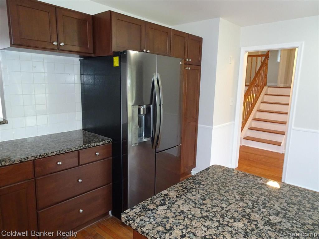 32015 Farmersville Road Farmington Hills, MI 48334 - Photo 18 of 57