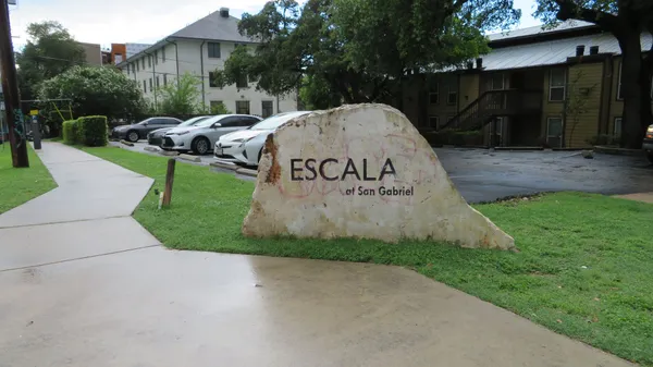$1,100 | 1000 West 26th Street, Unit 217, Austin, TX 78705