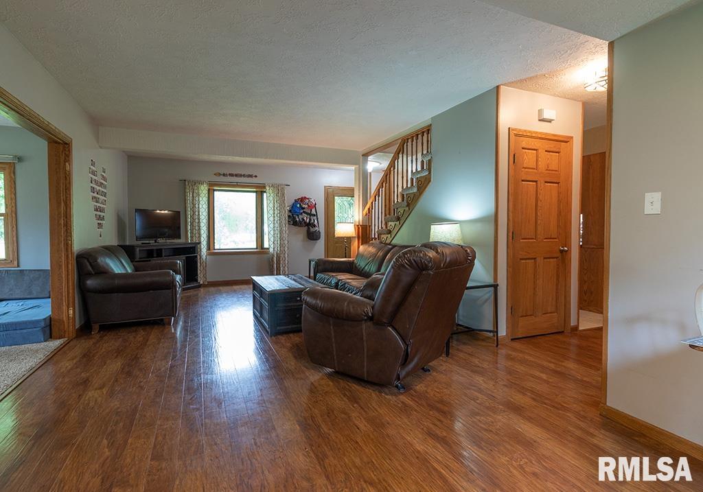 11836 Coon Hunters Road Blue Grass, IA 52726 - Photo 15 of 32 Gallery Image 15