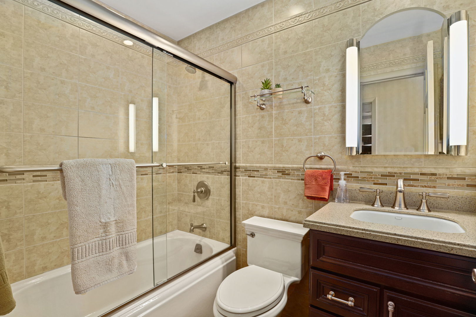 518 Northgate Road Lindenhurst, IL 60046 - Photo 26 of 35 a bathroom with a sink toilet and shower
