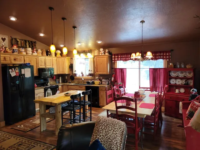 $529,900 | 617 West Mountain Road, Cascade, ID 83611
