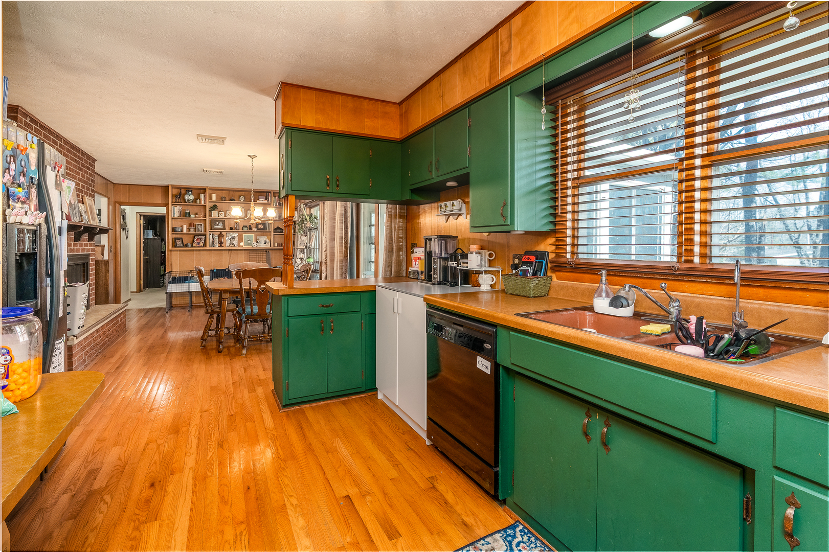 218 Blessing Circle Murphysboro, IL 62966 - Photo 14 of 40 a kitchen with lots of counter top space and wooden floor
