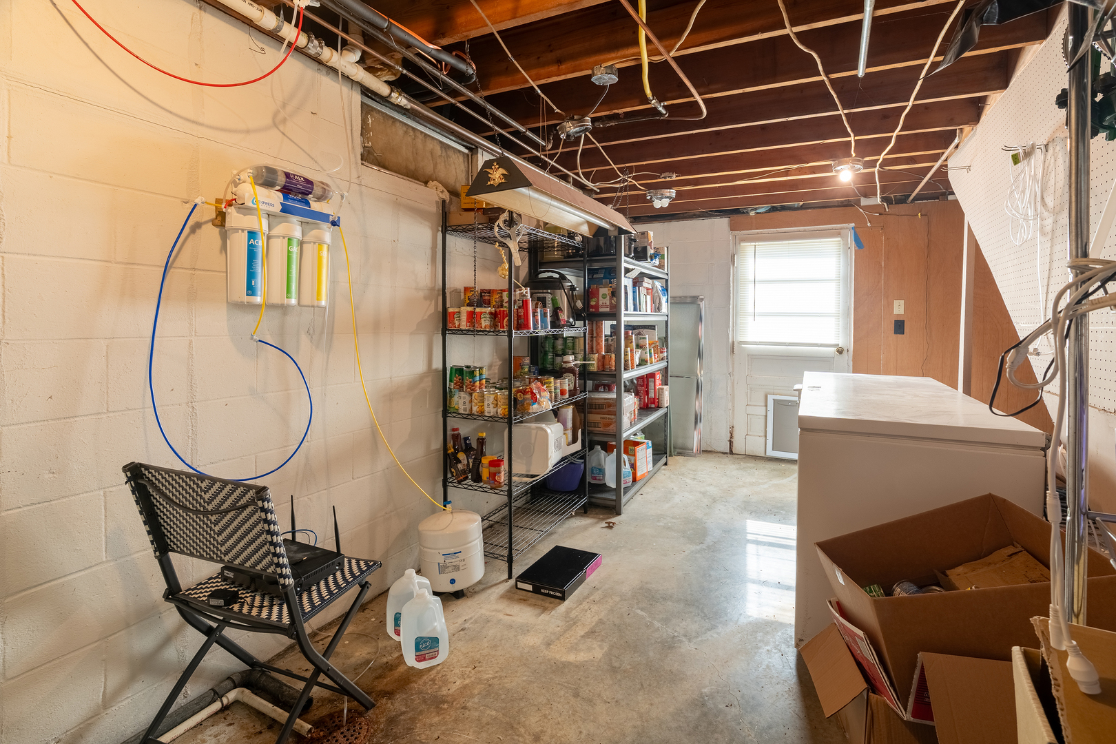 218 Blessing Circle Murphysboro, IL 62966 - Photo 32 of 40 a storage room with furniture