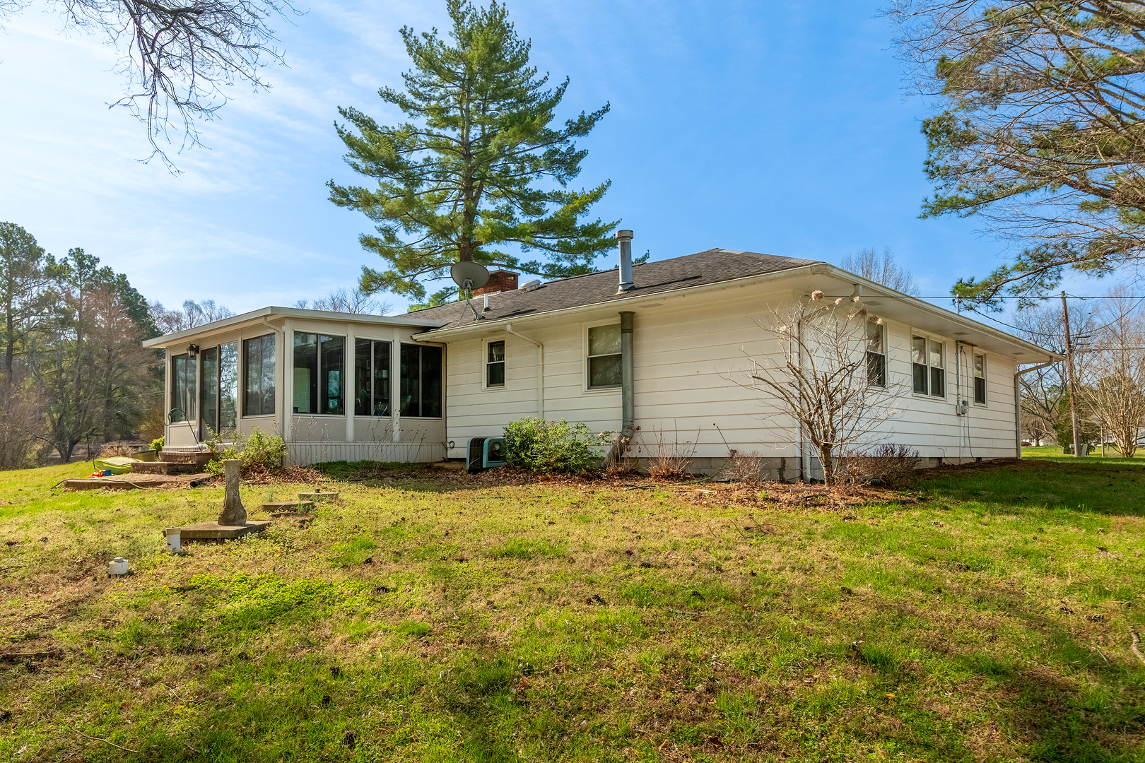 218 Blessing Circle Murphysboro, IL 62966 - Photo 34 of 40 a view of a house with a yard