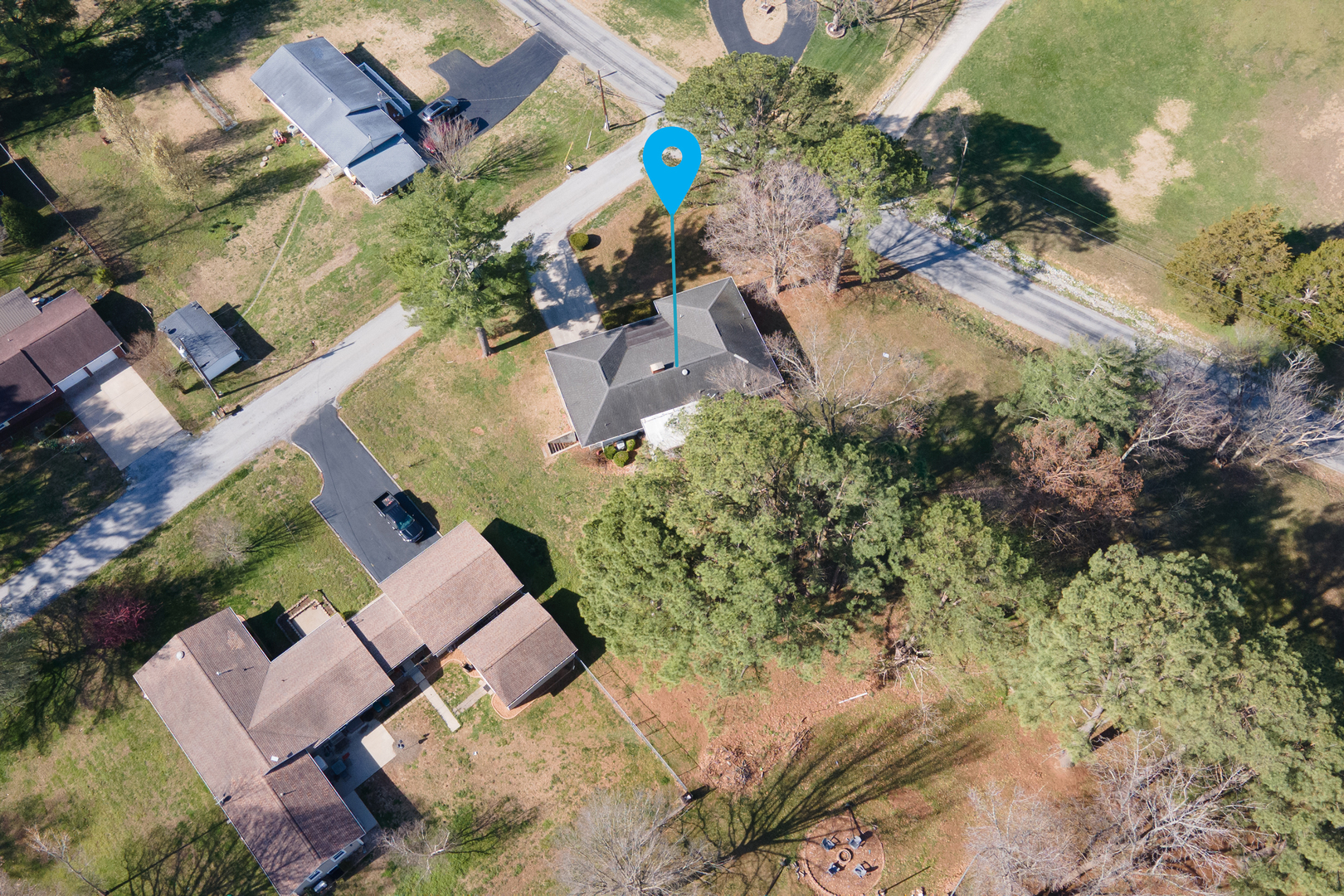 218 Blessing Circle Murphysboro, IL 62966 - Photo 38 of 40 an aerial view of a house with a yard and lake view