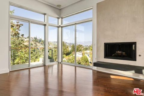 $21,950 | 3255 Fernwood Avenue, Los Angeles, CA 90039