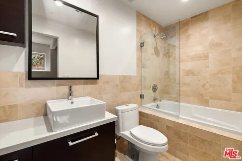 $17,950 | 3255 Fernwood Avenue, Los Angeles, CA 90039