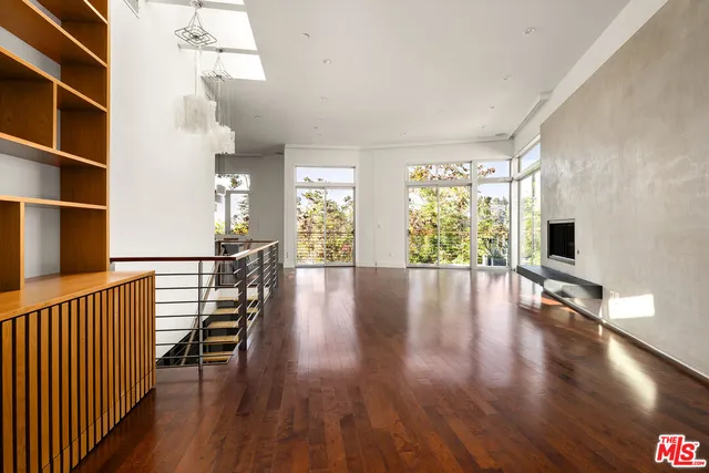 $14,950 | 3255 Fernwood Avenue, Los Angeles, CA 90039