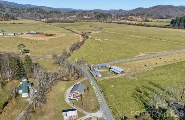 $449,900 | 522 Calvert Road, Brevard, NC 28712